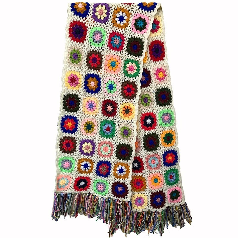 PañuelosBufanda de crochet hecha a mano - con flores - con borlas