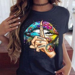 Blusas y camisasLips / whisper words / watercolor graphic - trendy short sleeve t-shirt
