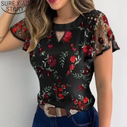Blusas y camisasBlusa elegante de malla - bordado floral / mariposas - manga corta